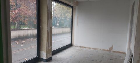 AUDINCOURT LOUE LOCAL COMMETRCIAL OU BUREAU 60M&sup2; 500 25400 Audincourt
