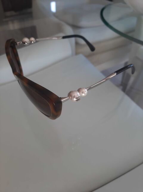rare lunettes de soleil  Chanel 2 perles 180 Cannes (06)