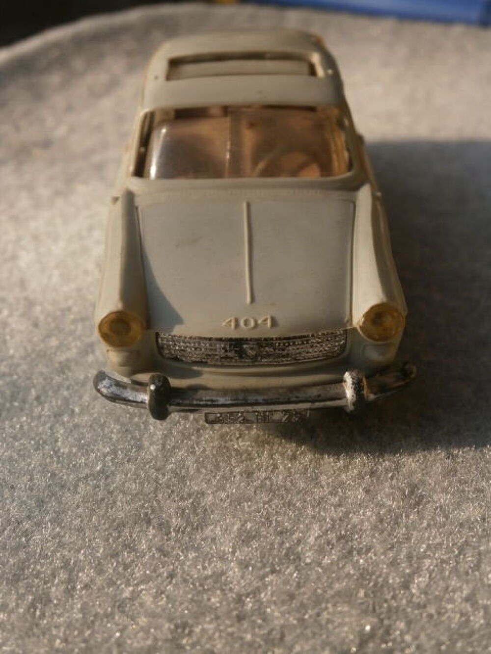 NOREV - Peugeot 404 avec Servo-Direction - 1/43 Jeux / jouets