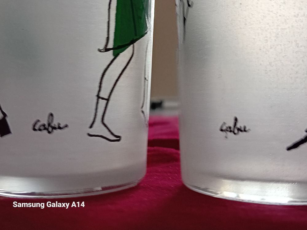 LOT DE 2 VERRES DECO DESSINS SIGNE CABU Décoration