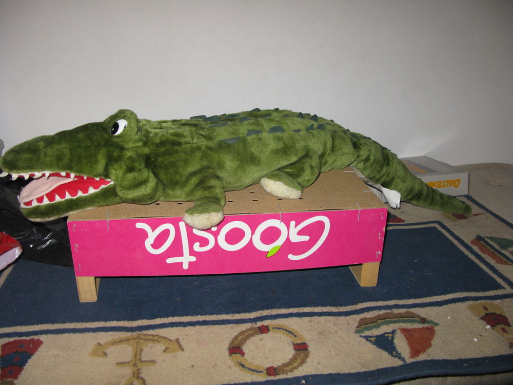 Crocodiles (2 X 5 euro) = 10 euro les deux. Jeux / jouets