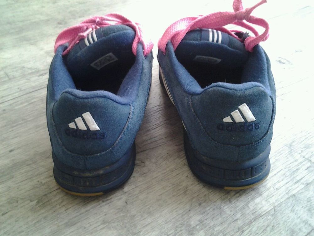 ADIDAS 
Chaussures