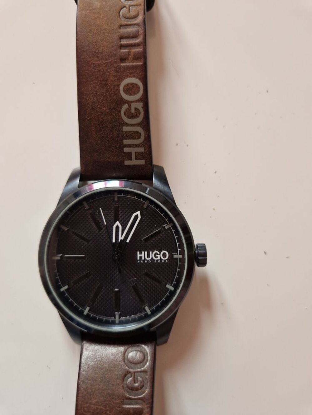 MONTRE HUGO BOSS ETAT NEUF Bijoux et montres