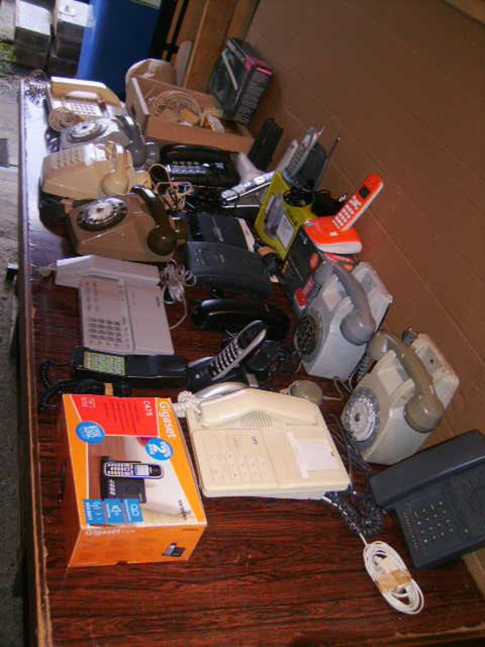 Collection de T&eacute;l&eacute;phones, modem, r&eacute;pondeurs-enregistreurs 