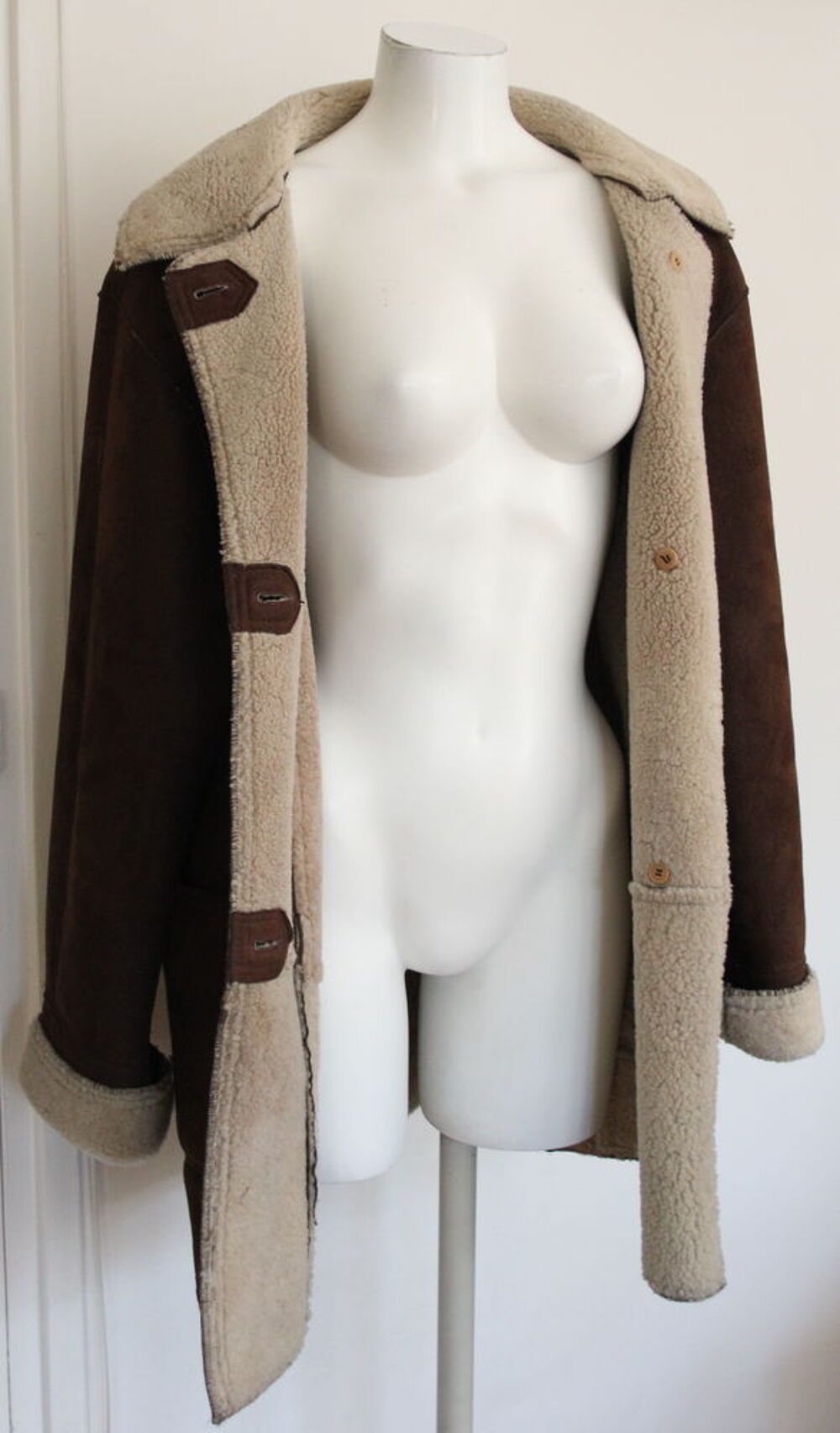 Manteau peau lain&eacute;e MAC DOUGLAS T.L
soit 40/42 Fr Vêtements