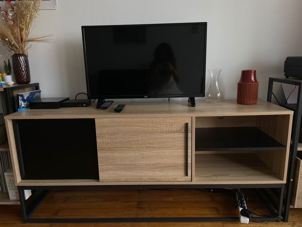 Meuble TV bois - 150 cm - bon &eacute;tat - 75 €
Meubles