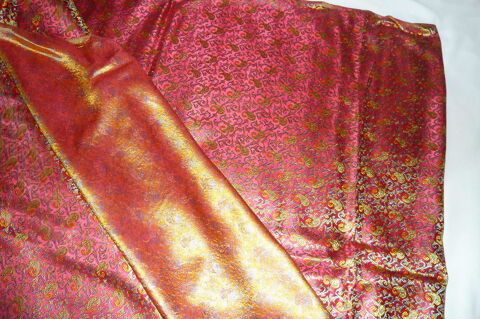 Coupon tissu Iranien pour v�tement, d�coration, etc 20 Saint-Usuge (71)