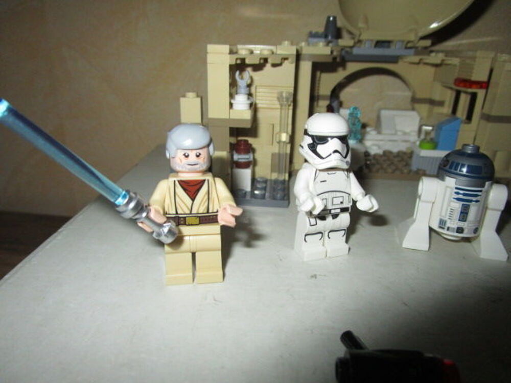 LEGO STAR WARS BASE +FIGURINES Jeux / jouets