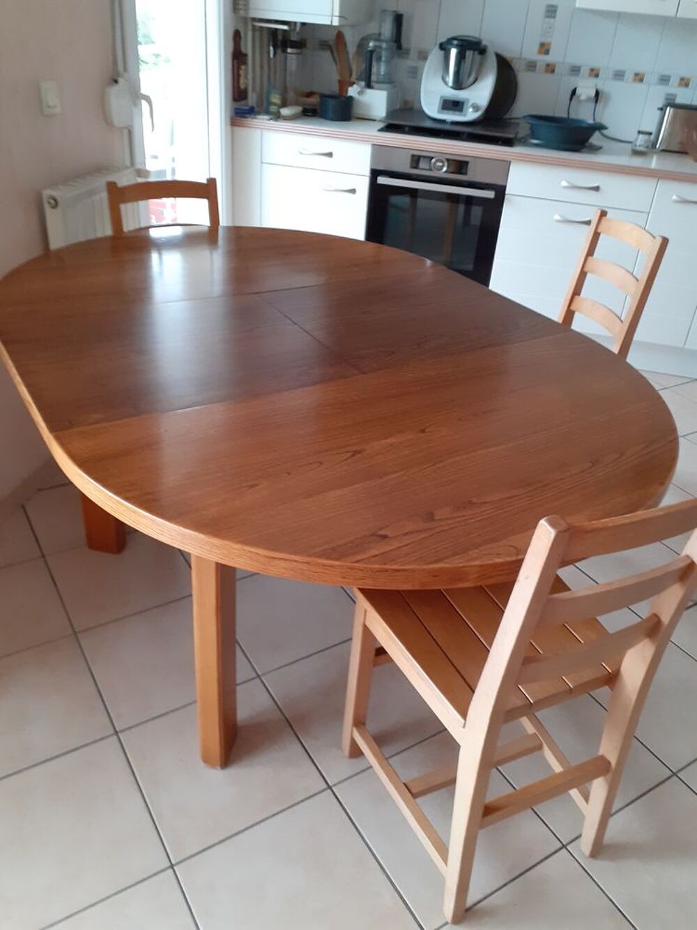 TABLE ET CHAISES Meubles