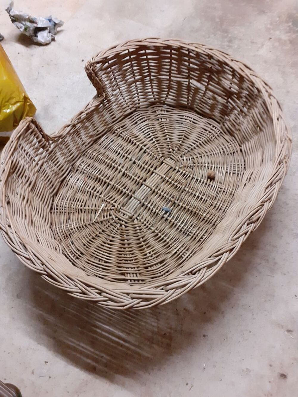 Corbeille pour gros chien en osier Meubles