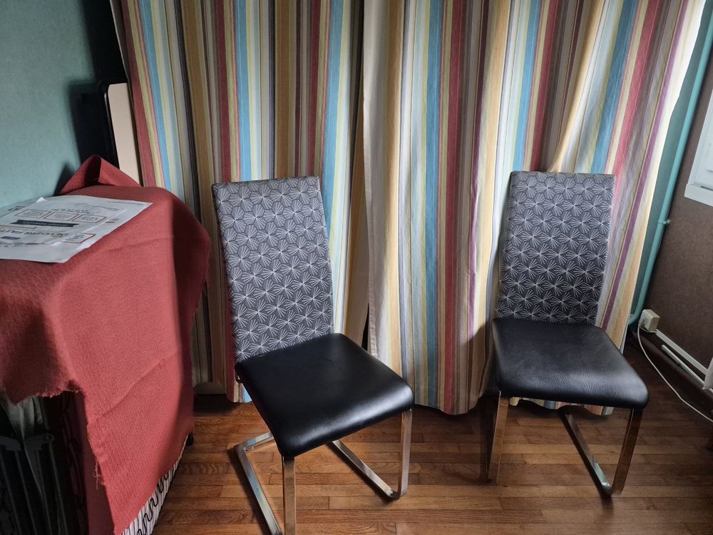 4 chaises moderne Décoration
