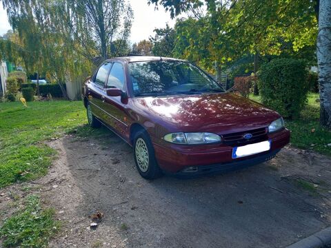 Ford mondeo 1.8 TD Célébration