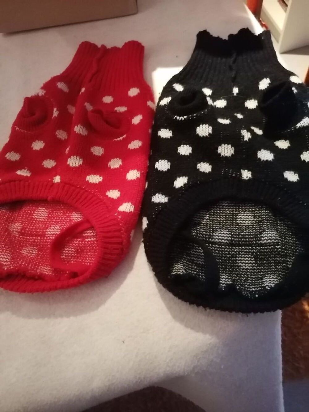   2 manteaux laine pour petit chien  