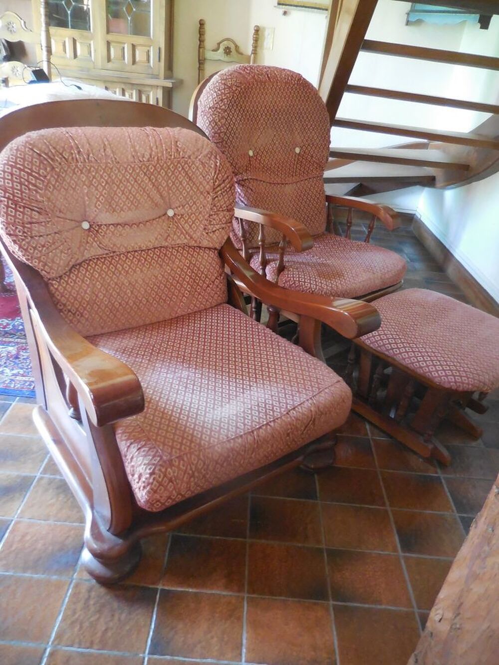 Deux fauteuils et tabouret Meubles