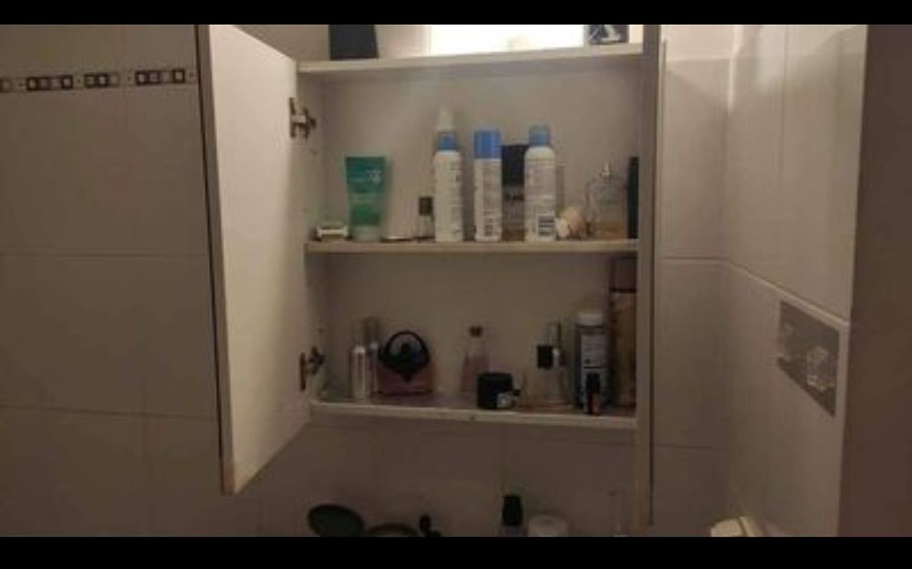 Armoire vitr&eacute;e salle de bain Meubles