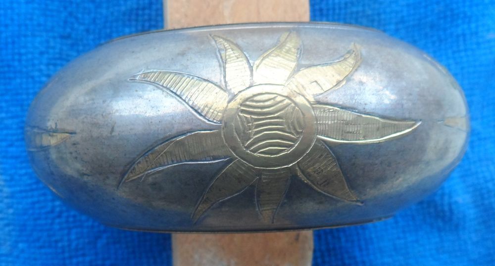 Bracelet fantaisie laiton &eacute;pais tr&egrave;s joli neuf jamais port&eacute; Bijoux et montres