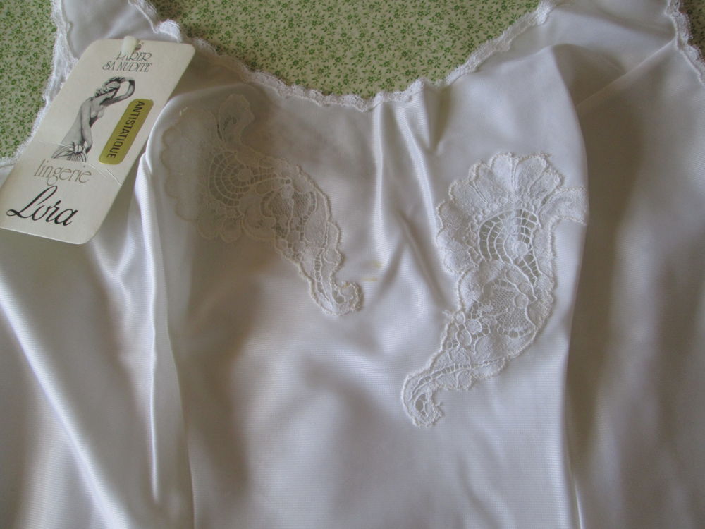 FOND DE ROBE COMBINAISON BLANCHE VINTAGE Vêtements