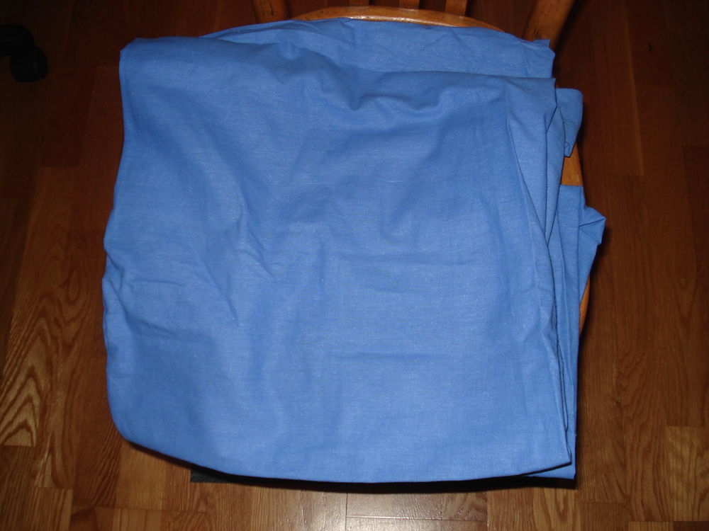 Drap housse bleu lit une personne ou peux servir autre chose Décoration
