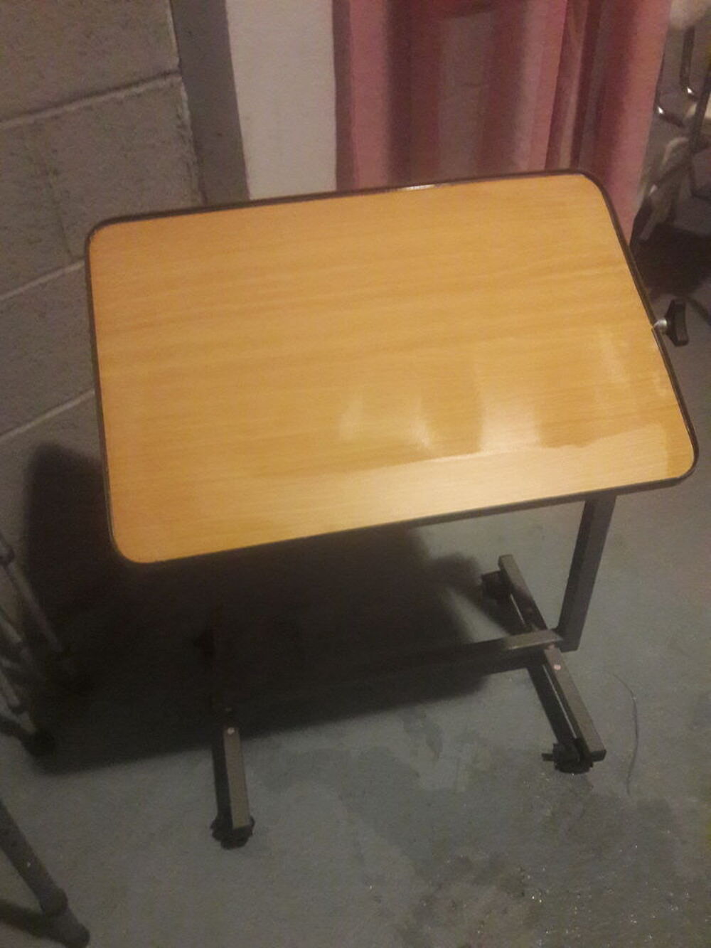 Table de lit Meubles