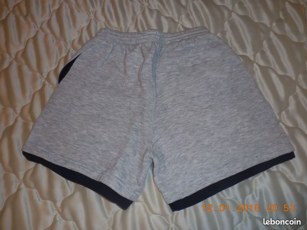 short molletonn&eacute; 10 12 ans
Vêtements enfants