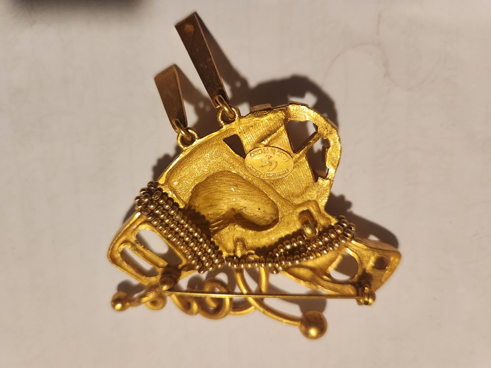 Broche coeur perl&eacute; pendants Christian LACROIX Bijoux et montres