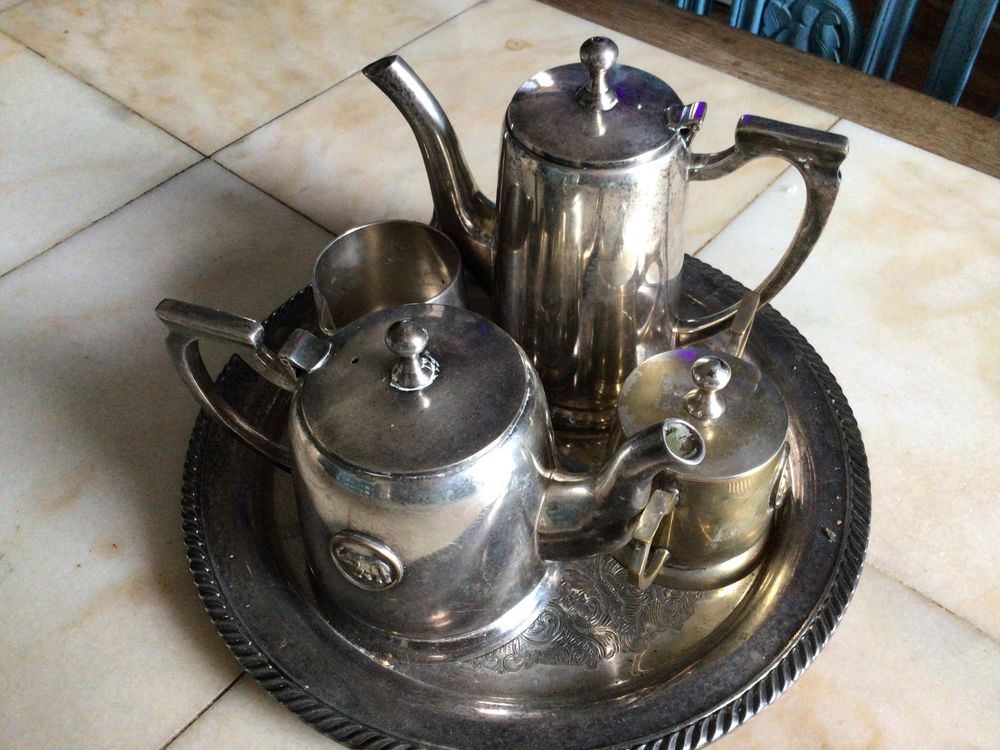 Service a caf&eacute; / th&eacute; / m&eacute;tal argent&eacute; / qualit&eacute; 5 pieces 