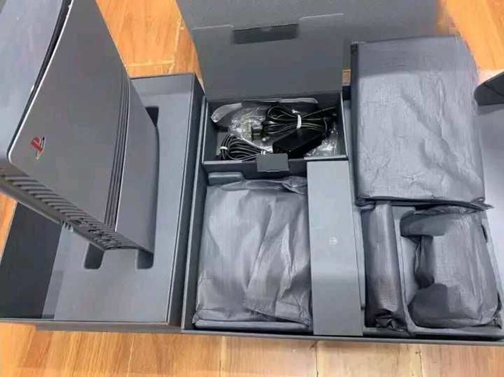 Console PS5 Pro 30th Anniversary Edition Neuve Consoles et jeux vidéos