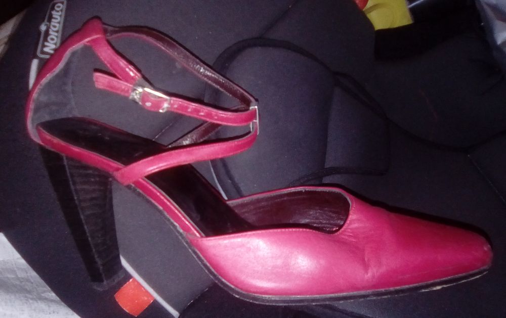 escarpins Calvin Klein - taille 36.5 Chaussures