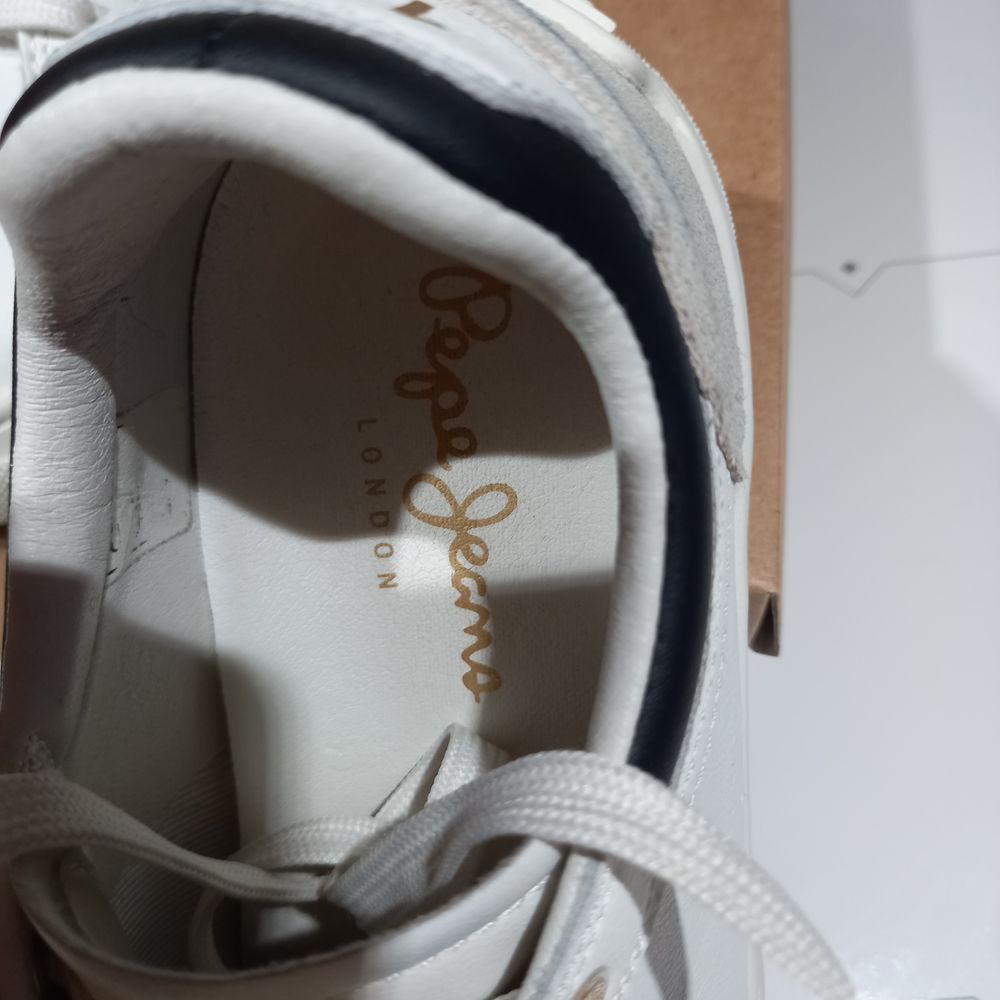Baskets basses femme? blanc Pepe Jeans pointure 38 neuves
CA Chaussures