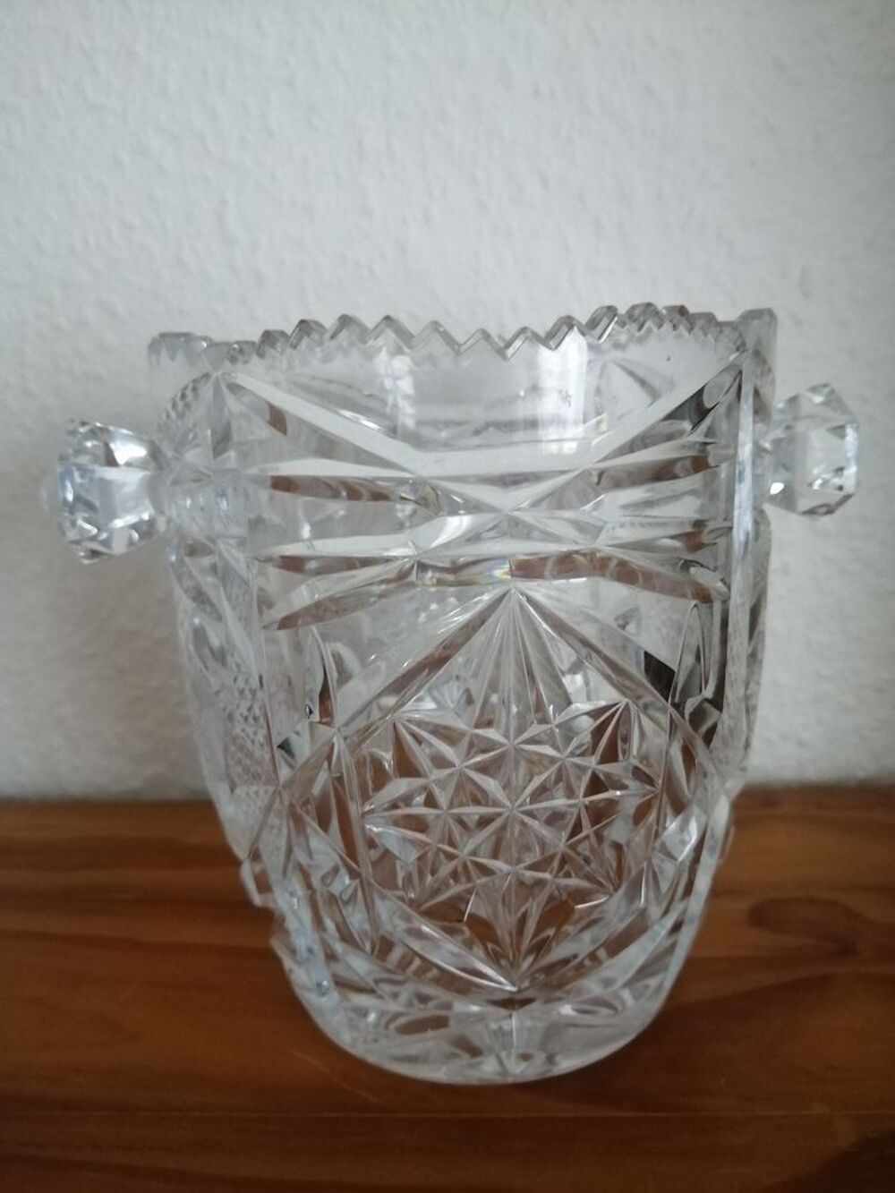 Vase / Pichet en cristal d'Arques et motifs en reliefs Décoration