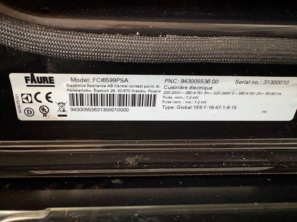 Cuisini&egrave;re FAURE induction 4 foyers + four pyrolyse Electroménager
