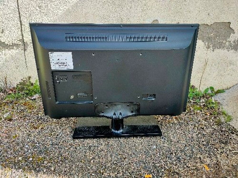 T&eacute;l&eacute;vision Samsung LED 32 pouces Tr&egrave;s bon &eacute;tat Photos/Video/TV