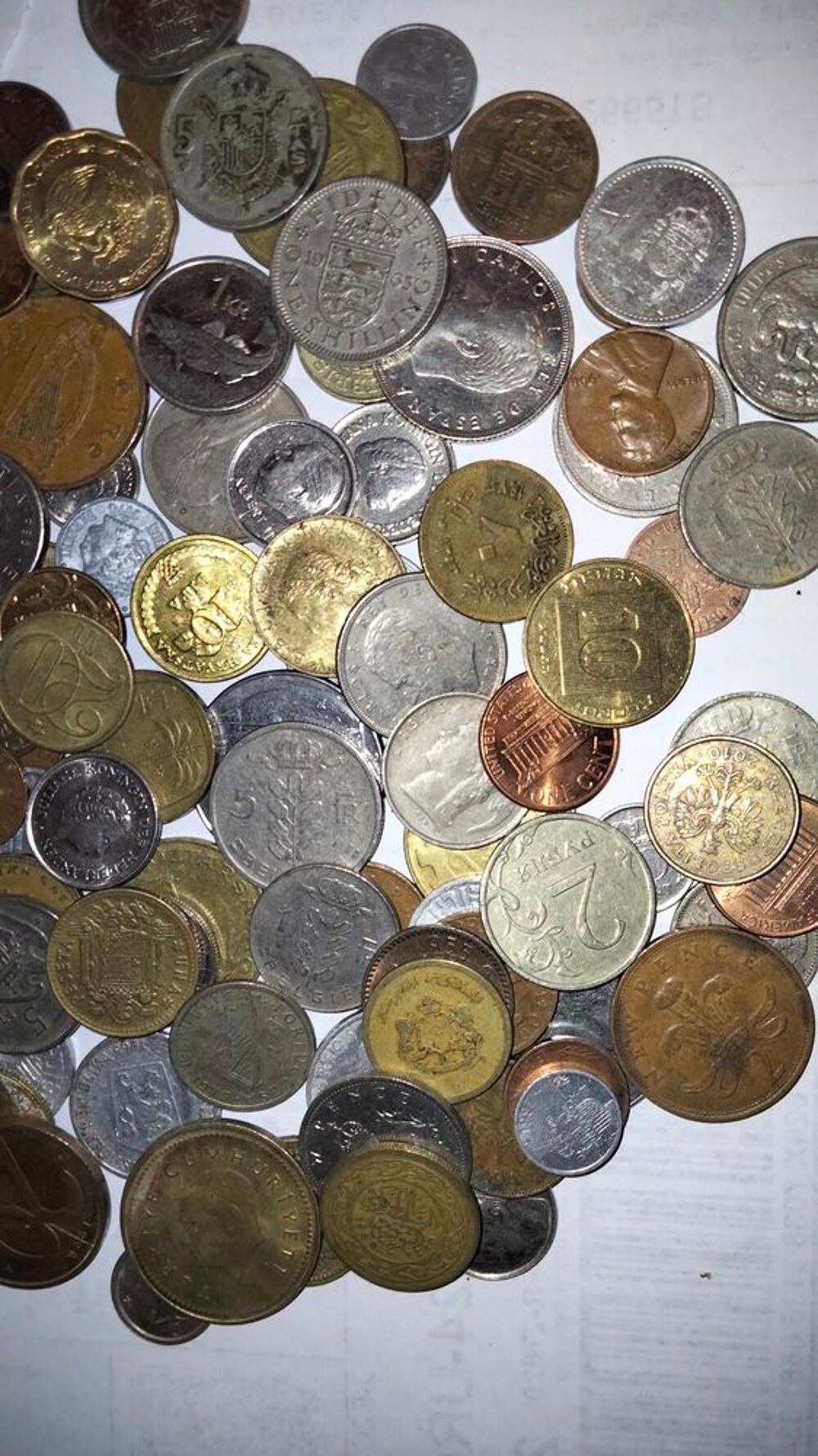 lot de 100 pi&egrave;ces de monnaie &eacute;trang&egrave;re
