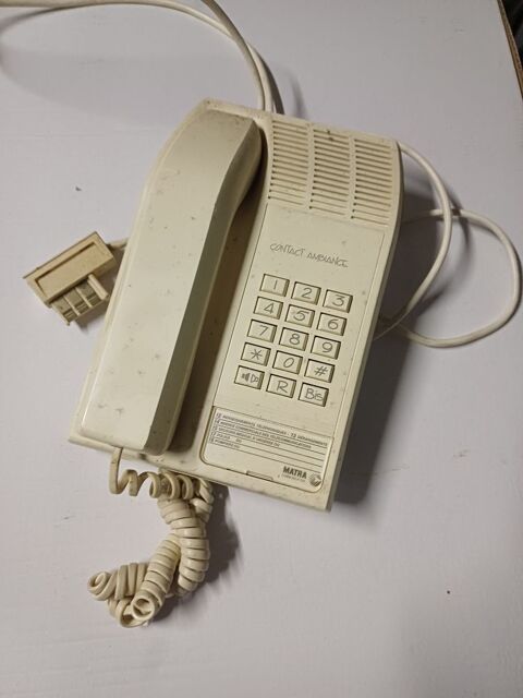 Téléphone ancien pour décoration Le Cap D Agde (34)