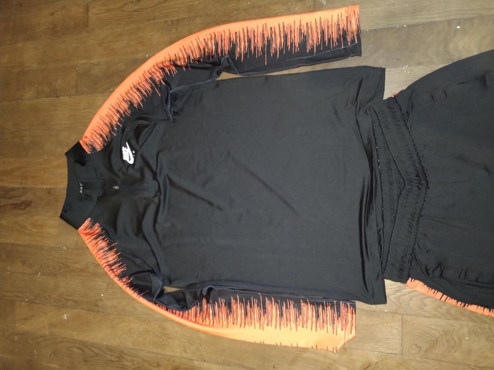 Ensemble NIKE orange Vêtements
