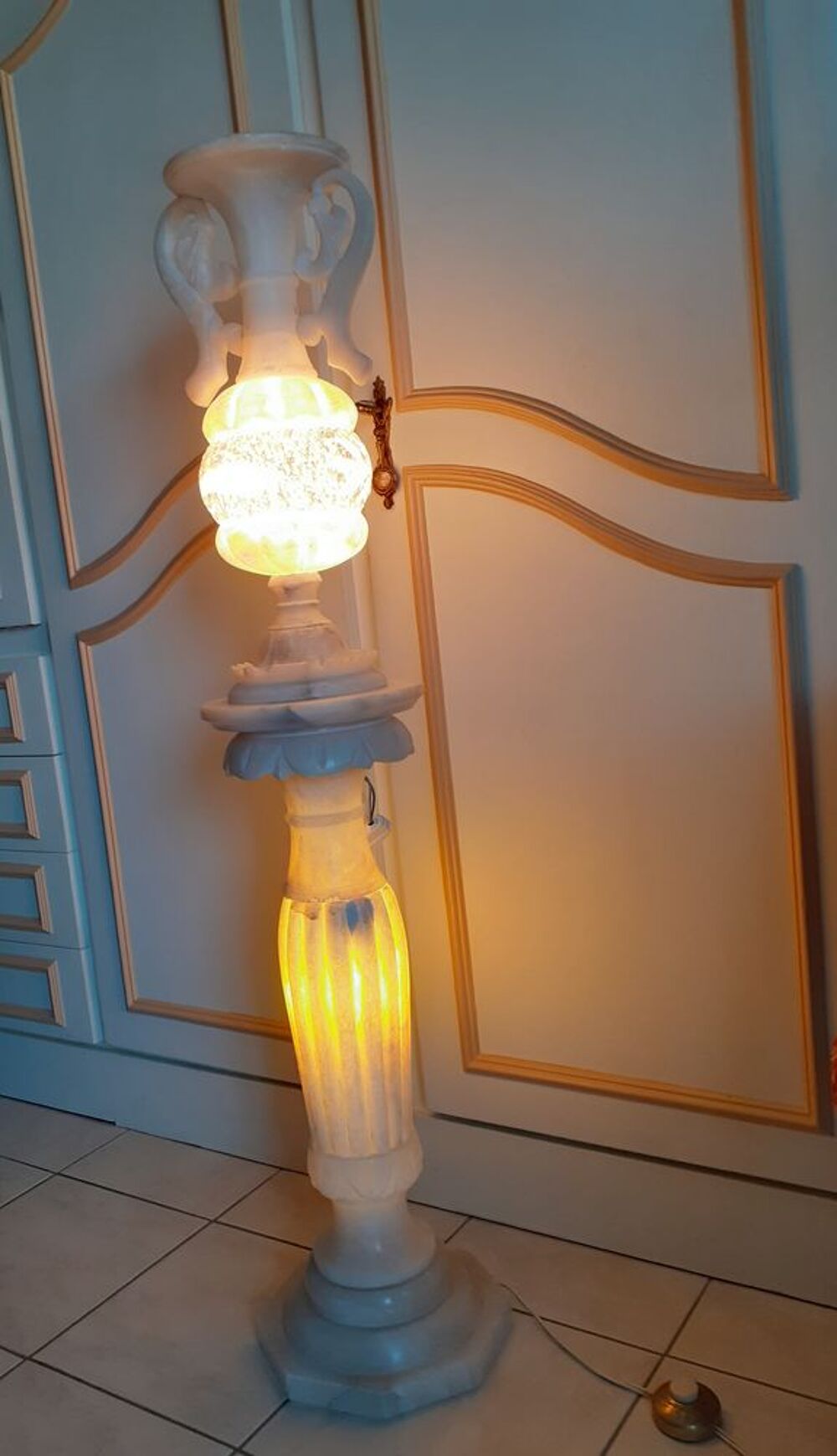 Lampe Colonne en alb&acirc;tre Décoration