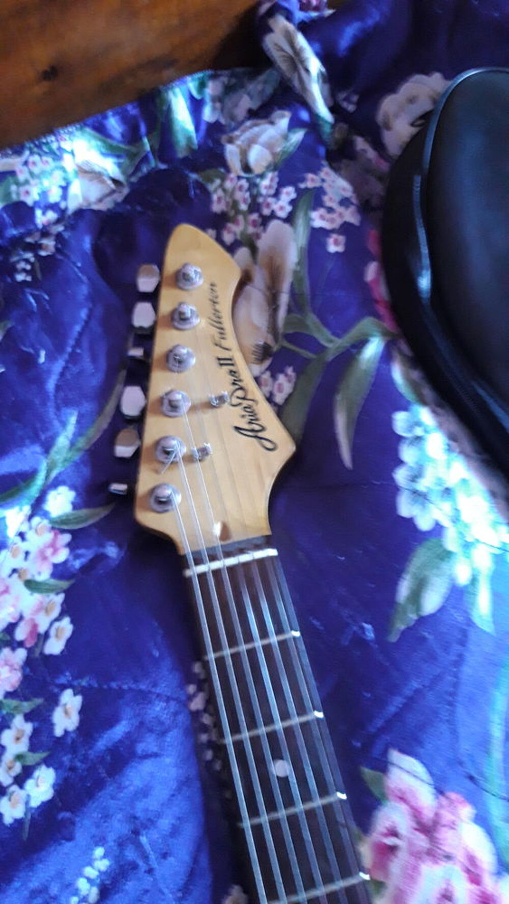 Guitare &eacute;lectrique aria pro ll Instruments de musique