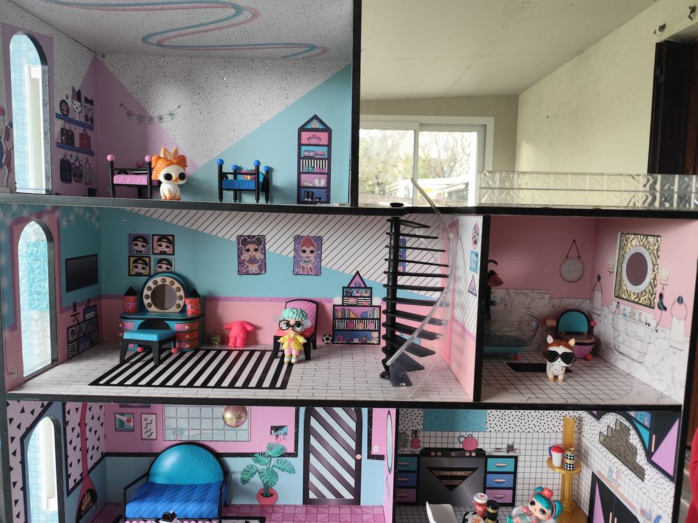 Maison poup&eacute;e LOL Jeux / jouets