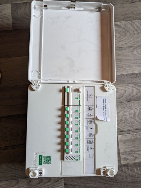 tableau lectrique schneider trs bon tat avec coffrage 100 Morigny-Champigny (91)