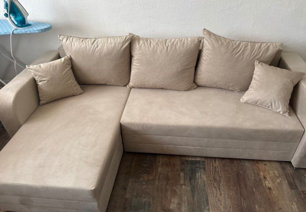 Canap&eacute; beige Meubles