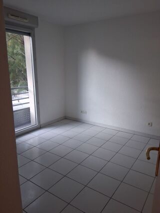  Appartement à louer 3 pièces 63 m² Arles