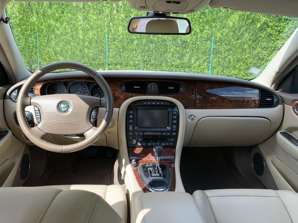 XJ 6 XJ6 V6 2.7 D - 207 Bi-Turbo Executive A 2006 occasion 59310 Auchy-lez-Orchies