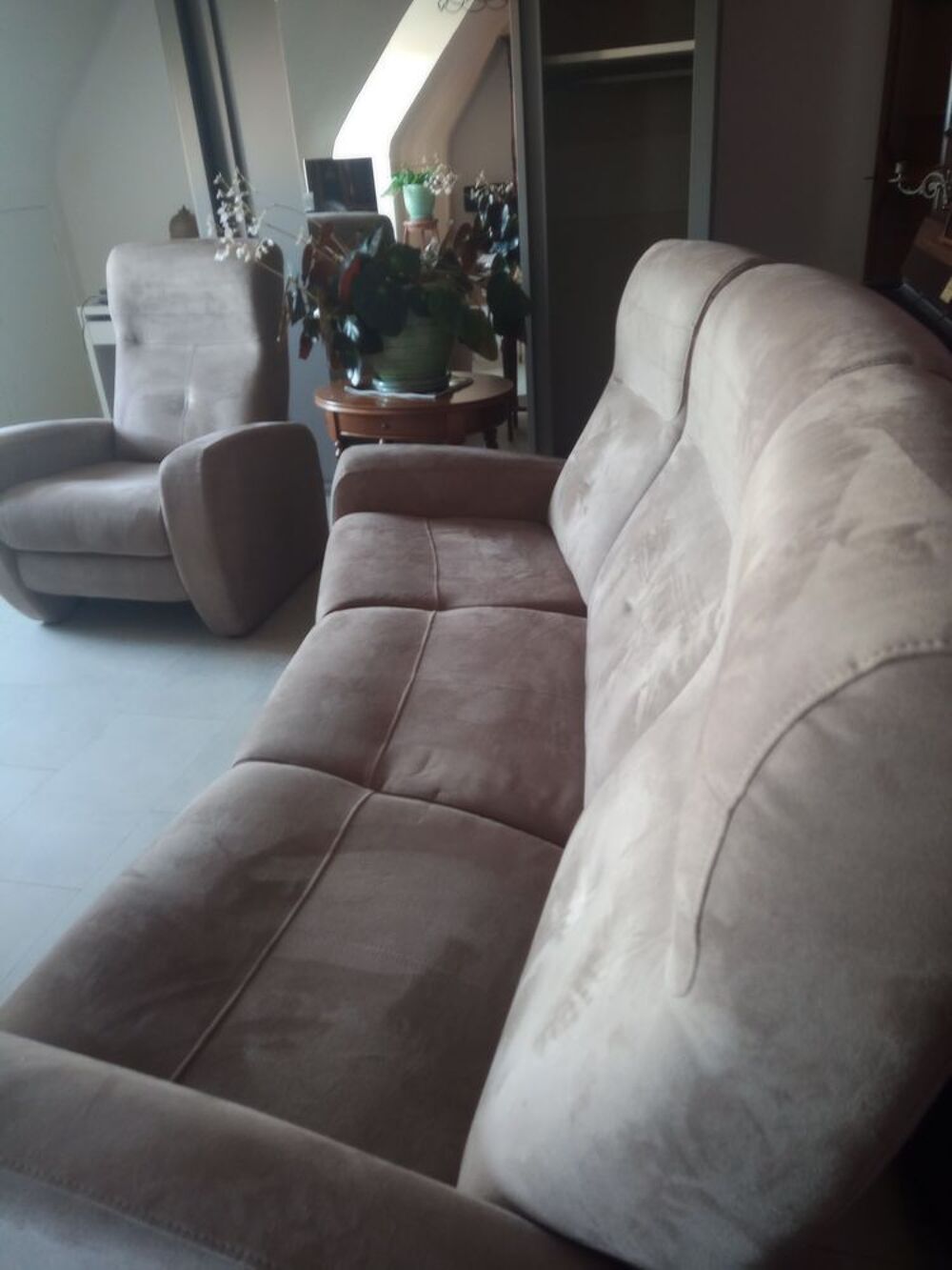 Canap&eacute; 3 places et fauteuil relax Meubles