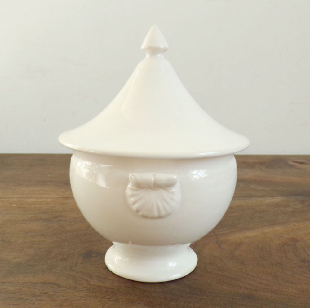 Soupi&egrave;re ou grand bol et son couvercle en porcelaine blanche Cuisine