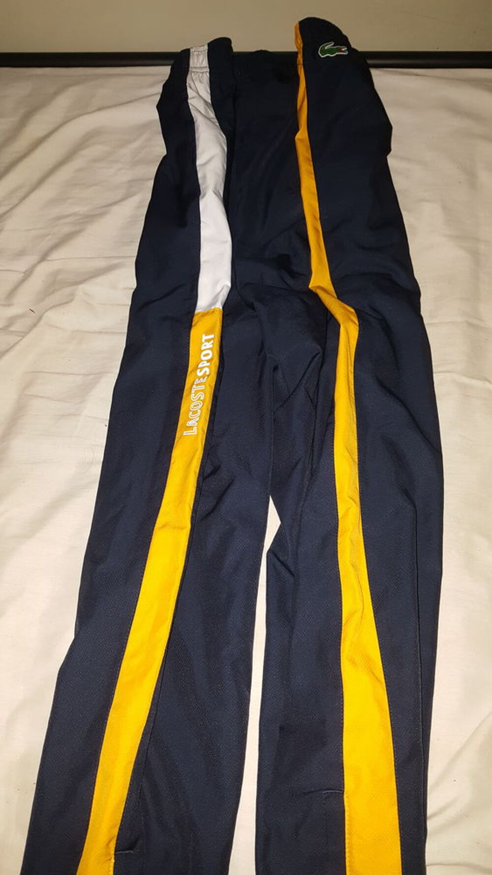 Jogging Lacoste homme. Vêtements