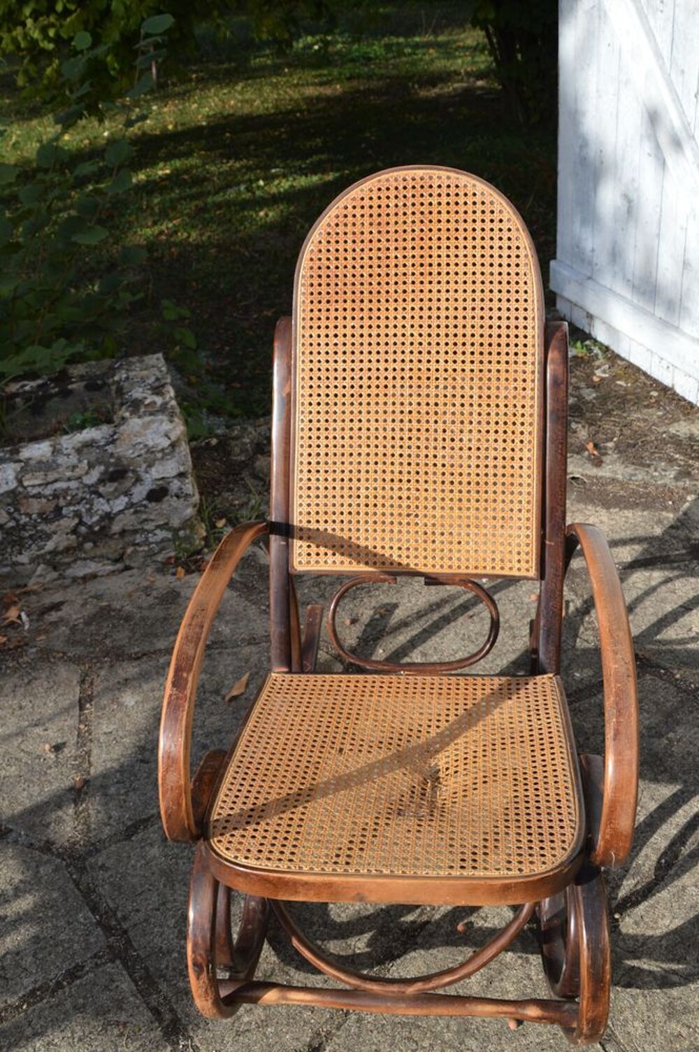 ROCKING CHAIR EN BOIS ET ROTIN Meubles