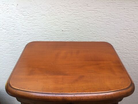 Table de chevet en merisier 40 Le Brethon (03)