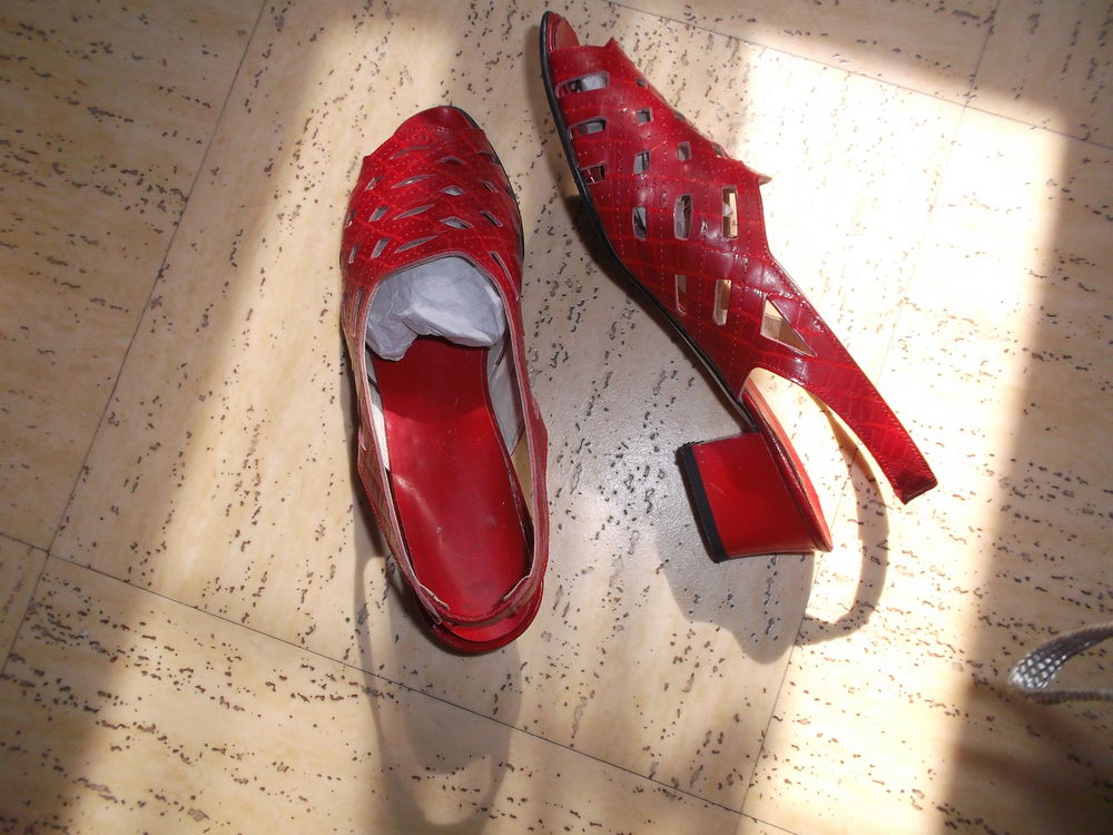 lot de 3 paires de chaussures femme en tr&egrave;s bon &eacute;tat . Chaussures