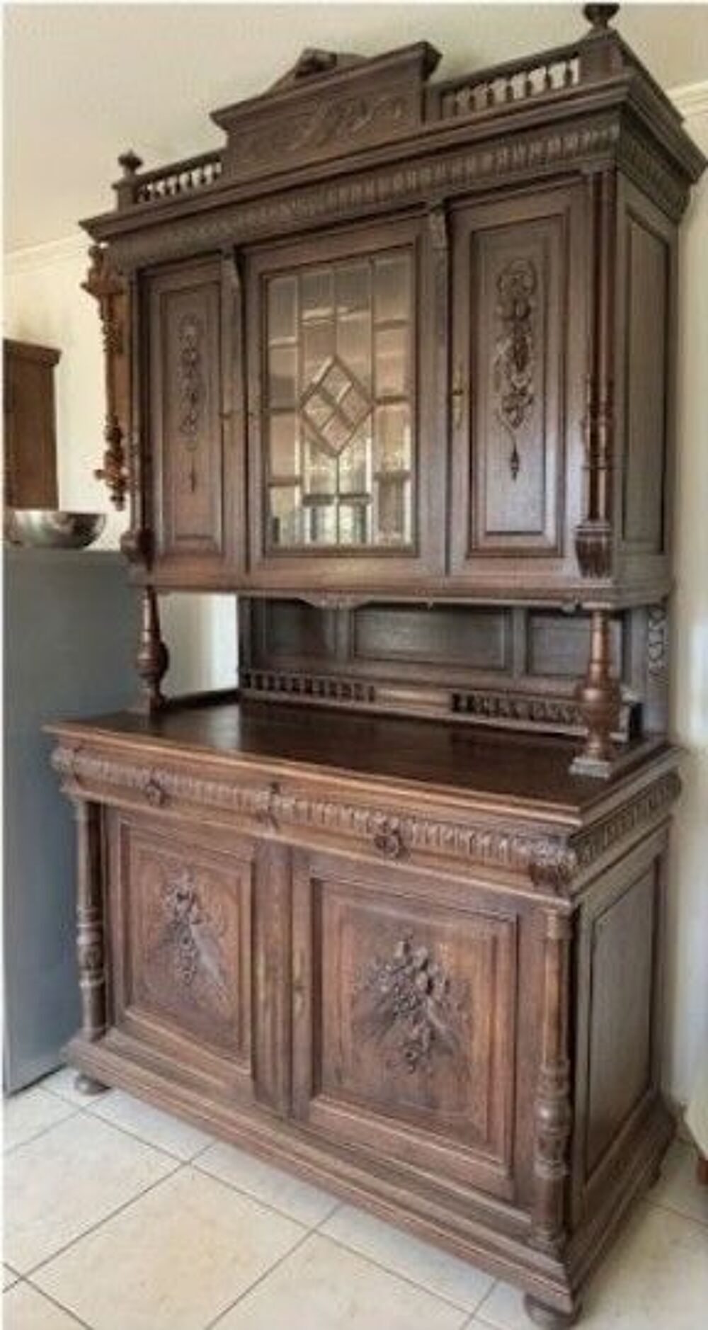 Grand Buffet Deux-Corps de style Henri II Meubles