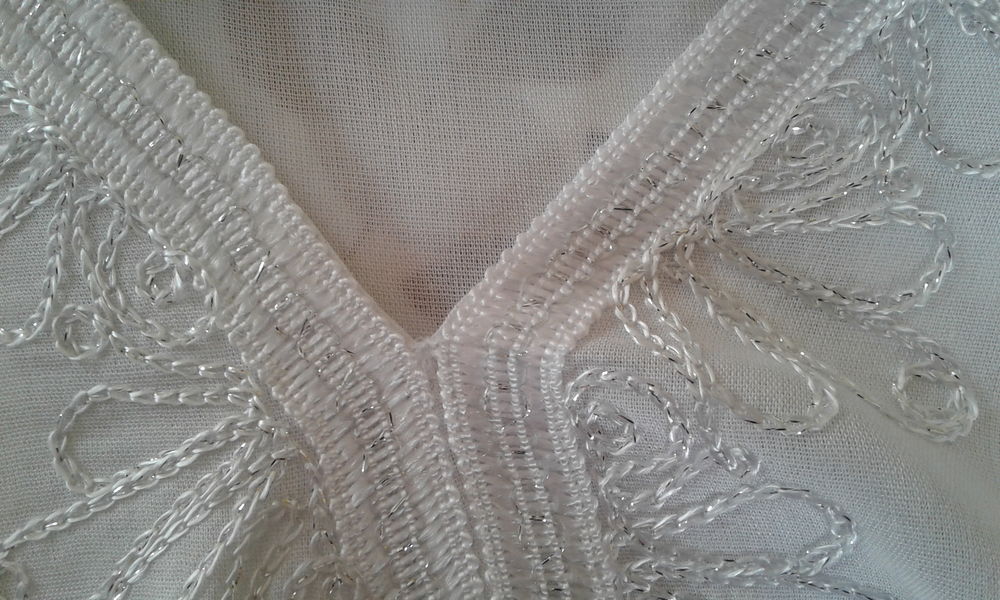Top Blanc NEUF T:46 brod&eacute; Vêtements